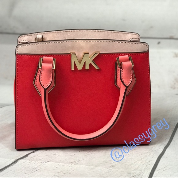 Michael Kors Mott MD Messenger - Picture 3 of 10